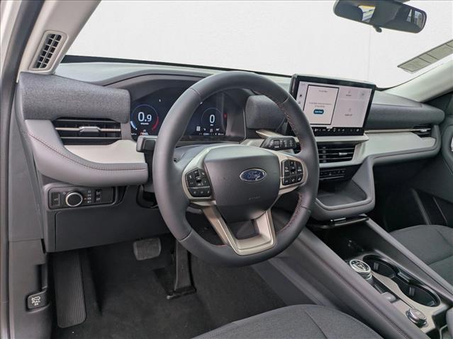 2025 Ford Explorer photo 3