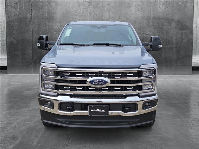 2025 Ford F-250 Lariat photo 2