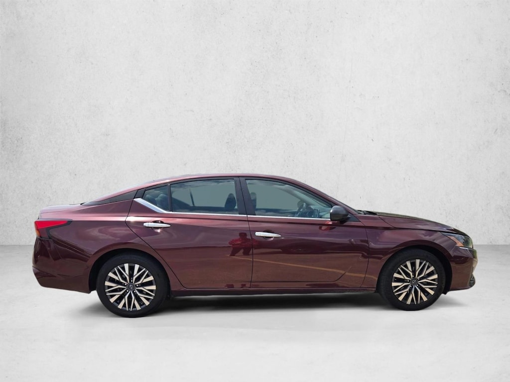 Used 2025 Nissan Altima SV Sedan