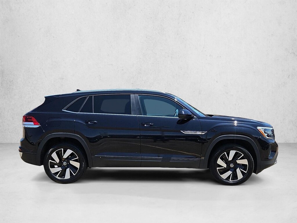 Used 2025 Volkswagen Atlas Cross Sport 2.0T SE w/Technology SUV