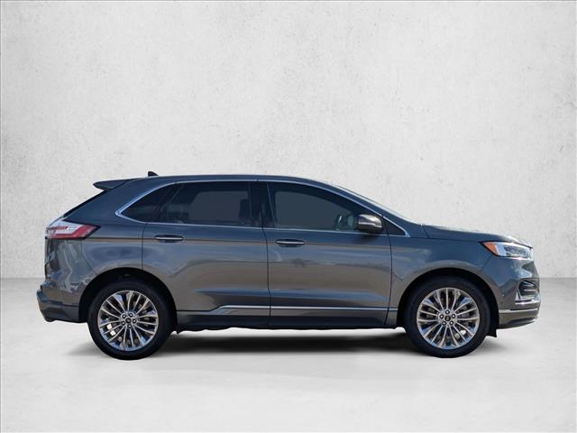 2024 Ford Edge Titanium photo 4