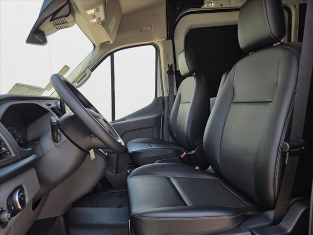 2025 Ford Transit photo 3