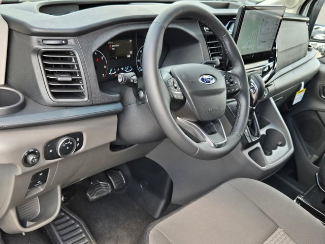 2025 Ford Transit photo 3