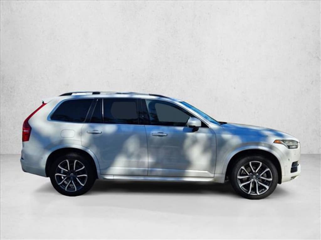 Used 2017 Volvo XC90 Momentum SUV