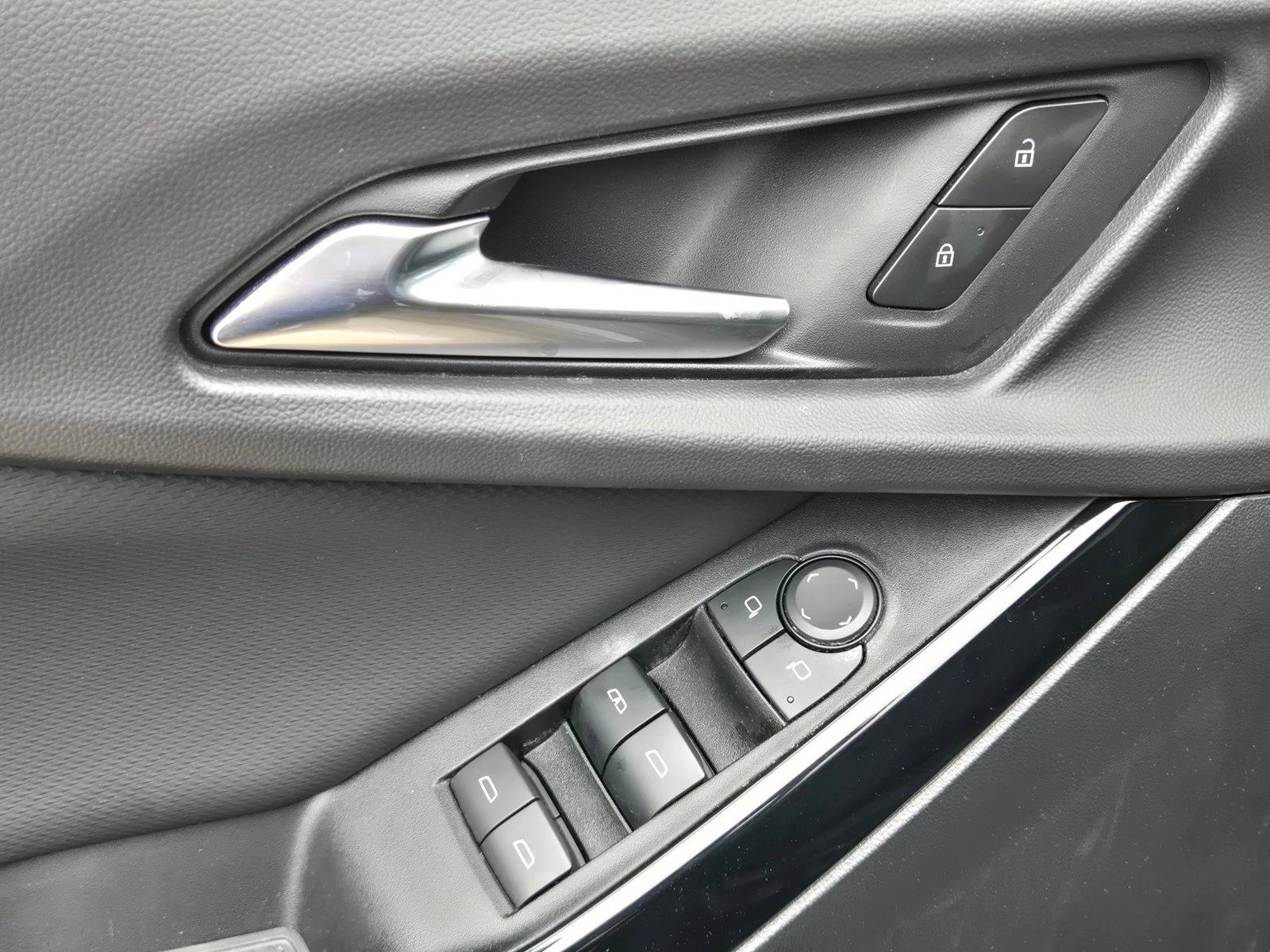 2025 Chevrolet Equinox LT - Photo 11