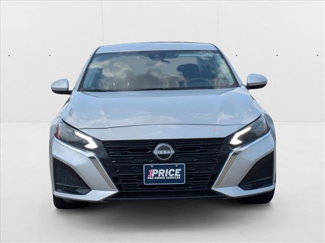 2023 Nissan Altima 2.5 SV photo 2