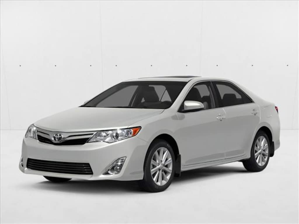 Used 2014 Toyota Camry XLE Sedan