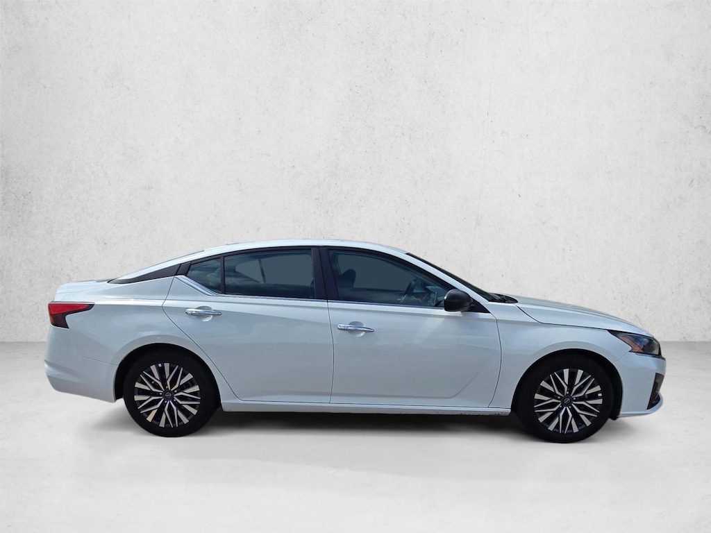 Used 2025 Nissan Altima SV Sedan