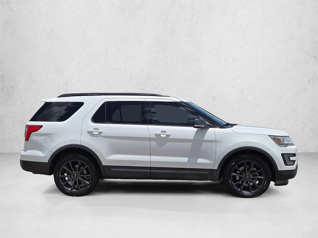 Used 2017 Ford Explorer XLT SUV