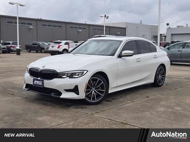 2020 BMW 3 Series 330i's photo