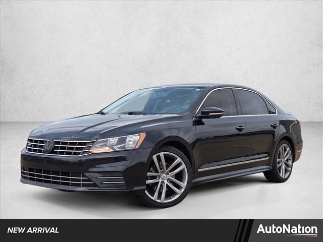 2016 Volkswagen Passat R-Line