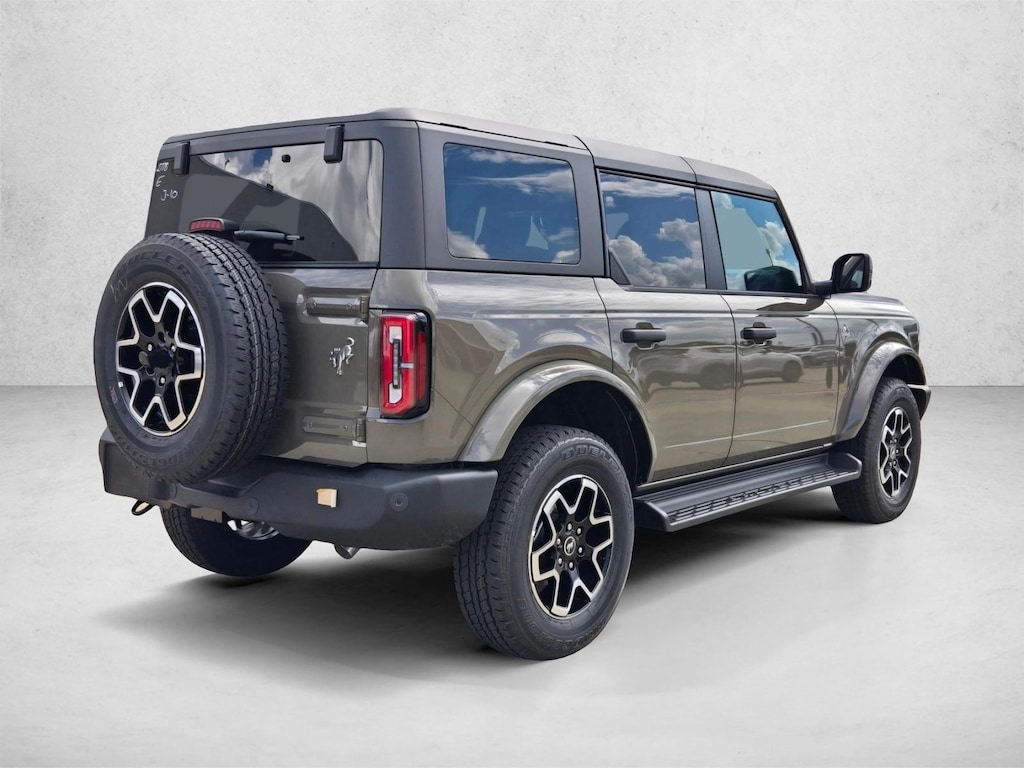 New 2026 Ford Bronco Outer Banks SUV