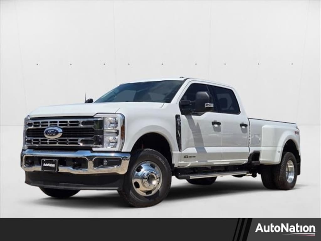 New 2025 Ford F-350 XLT Truck Crew Cab