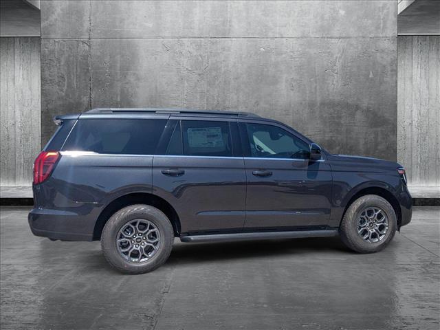 2025 Ford Expedition photo 4