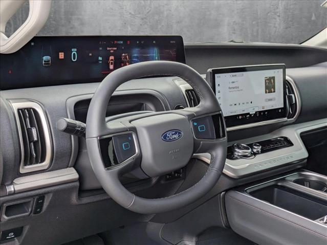2025 Ford Expedition MAX photo 3