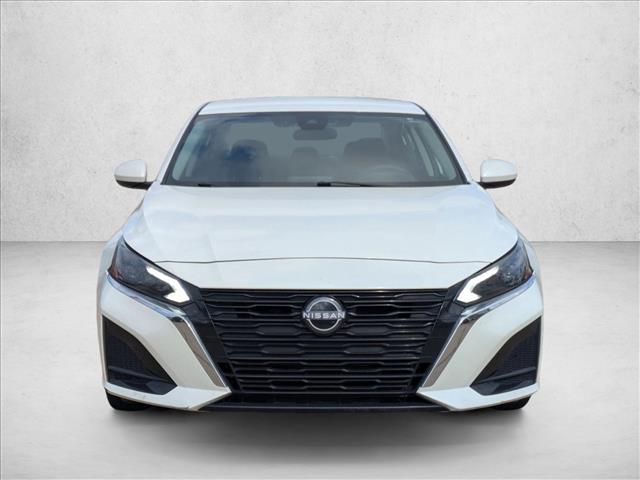 2023 Nissan Altima 2.5 SV photo 2