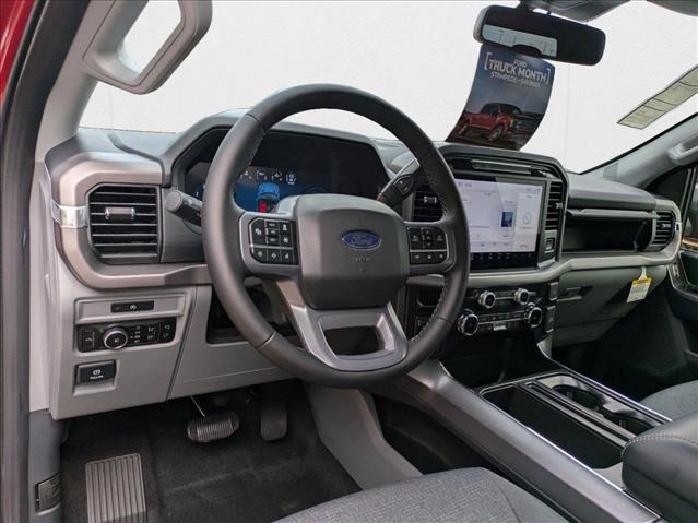 2025 Ford F-150 XLT photo 3