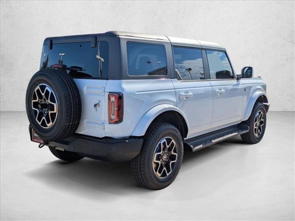 New 2025 Ford Bronco Outer Banks SUV