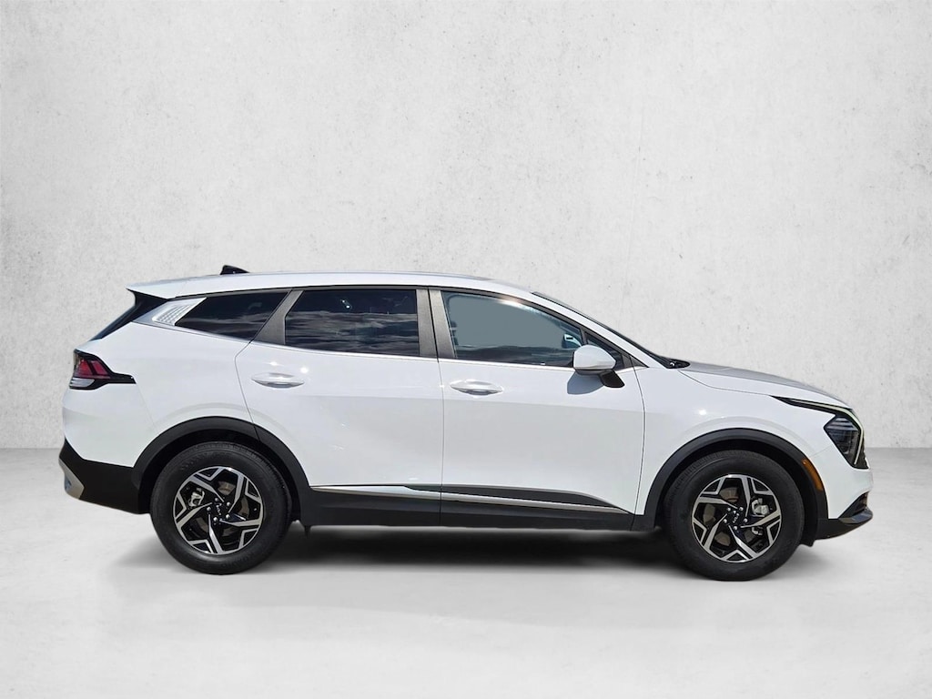 Used 2025 Kia Sportage LX SUV