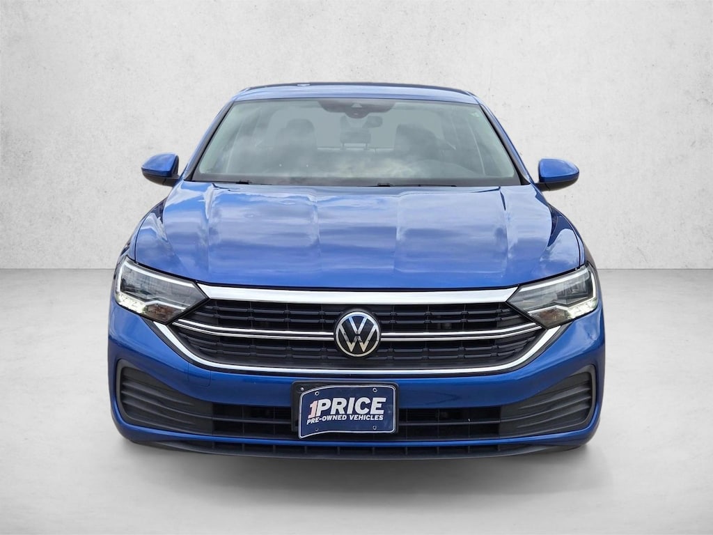 Used 2024 Volkswagen Jetta SE Sedan