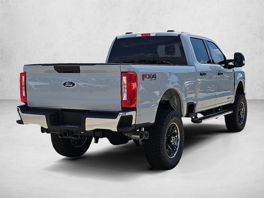 New 2026 Ford F-250 XLT Truck Crew Cab