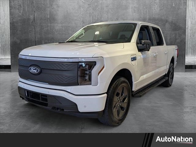 2025 Ford F-150 Lightning Flash's photo