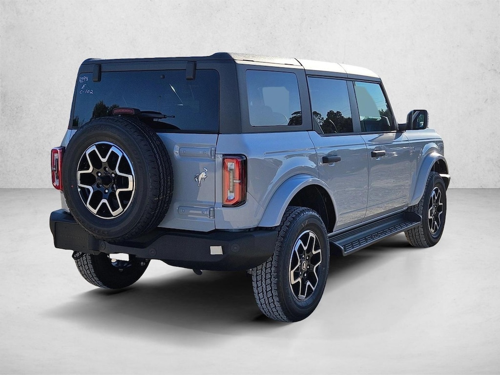 New 2026 Ford Bronco Outer Banks SUV