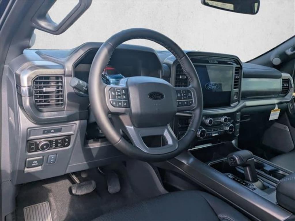 New 2025 Ford F-150 LARIAT Truck SuperCrew Cab