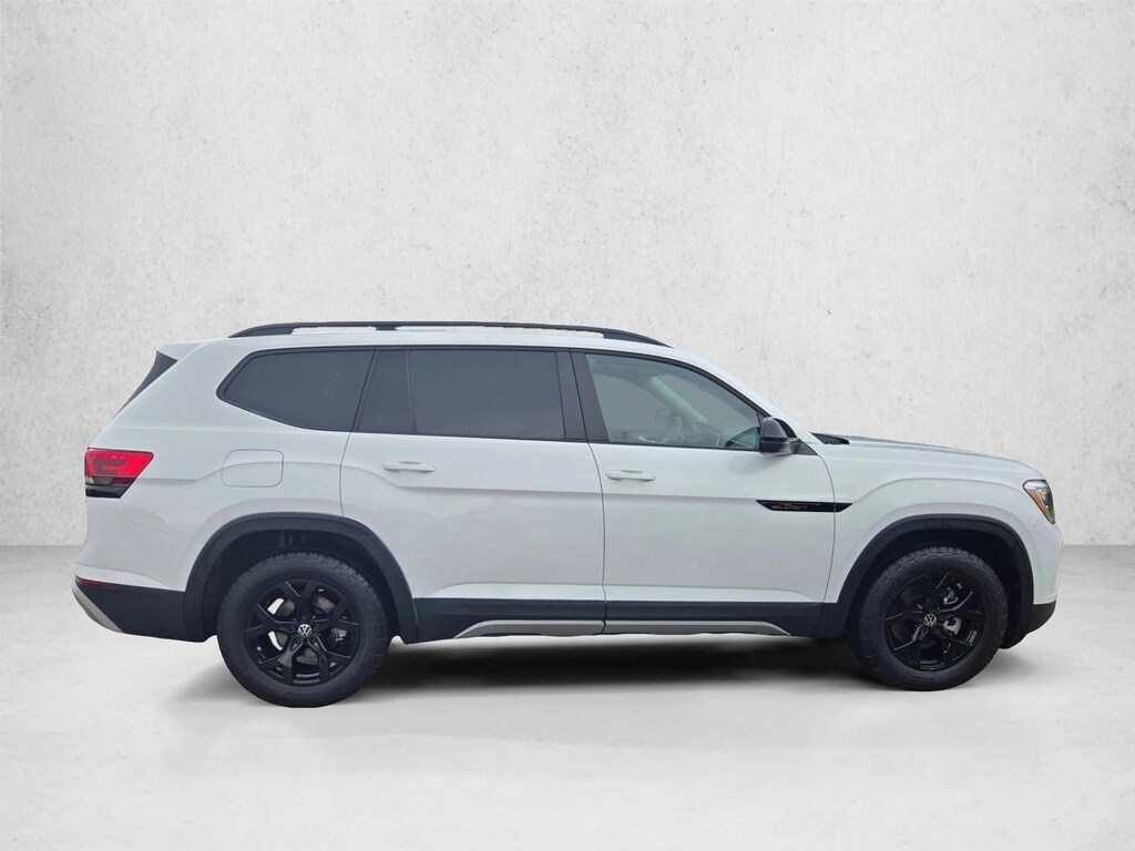 Used 2024 Volkswagen Atlas 2.0T Peak Edition SE w/Technology SUV