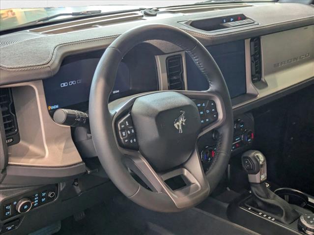 2025 Ford Bronco Outer Banks photo 3