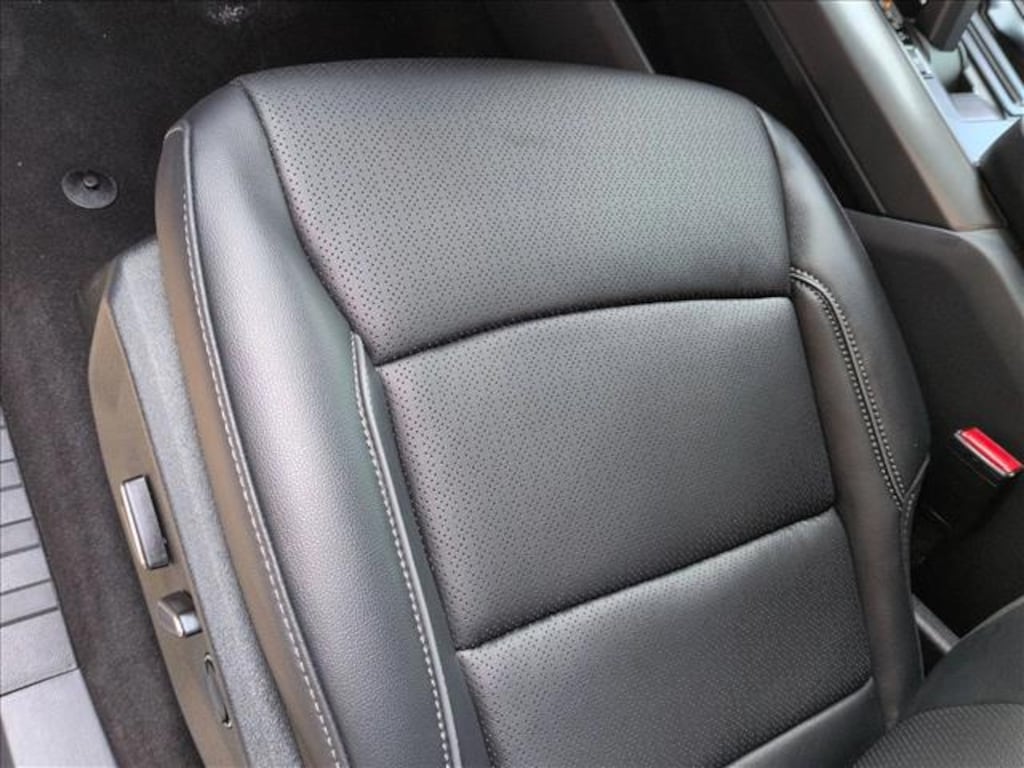 New 2025 Ford F-150 LARIAT Truck SuperCrew Cab