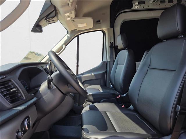 2025 Ford Transit photo 3