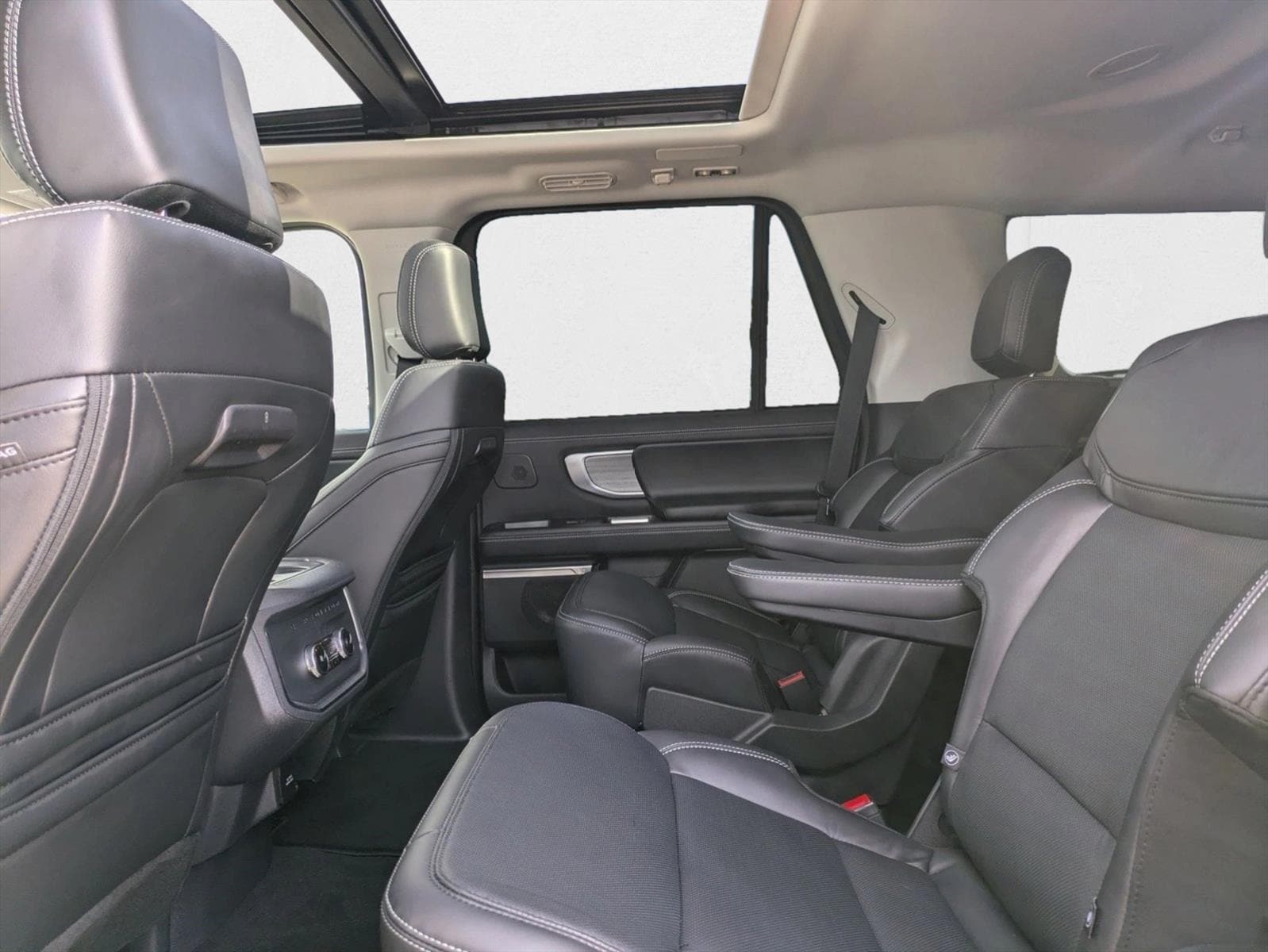 2025 Ford Expedition Platinum - Photo 16