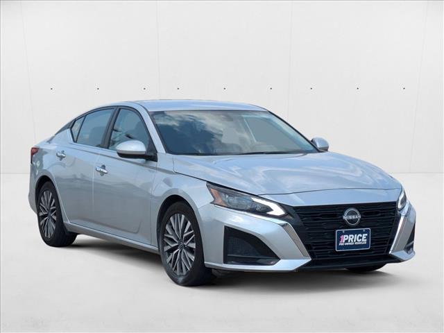 2023 Nissan Altima 2.5 SV photo 3