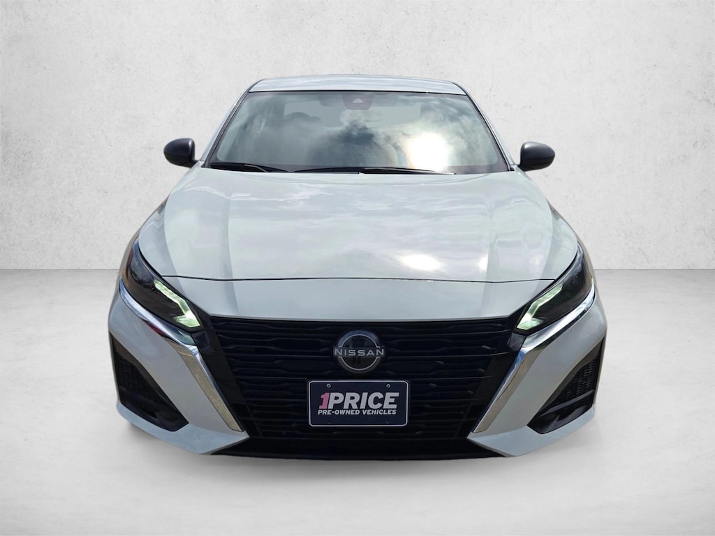 Used 2025 Nissan Altima SV Sedan