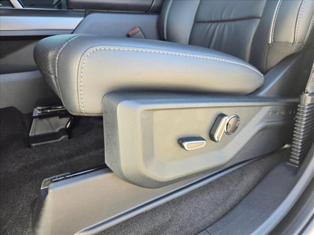 New 2025 Ford F-150 LARIAT Truck SuperCrew Cab