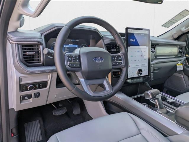 2025 Ford F-150 Lightning photo 3