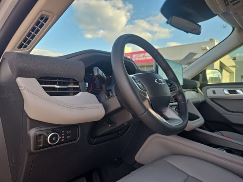 New 2026 Ford Explorer Active w/200A Pkg SUV