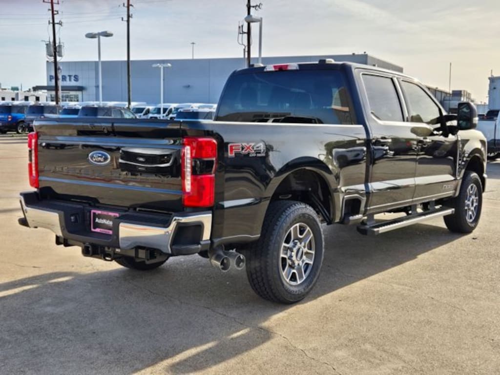 New 2026 Ford F-250 LARIAT Truck Crew Cab