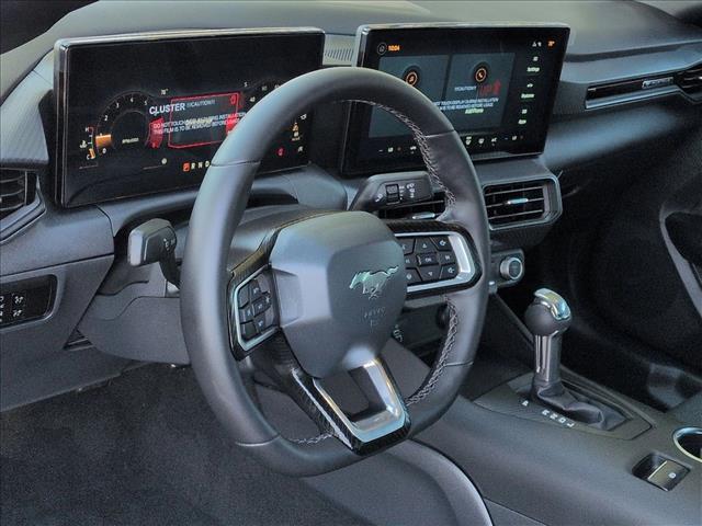 2025 Ford Mustang EcoBoost photo 3