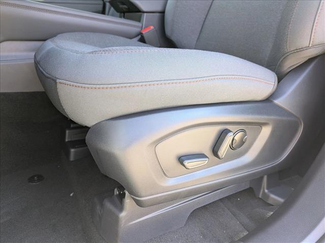 2025 Ford Explorer photo 4