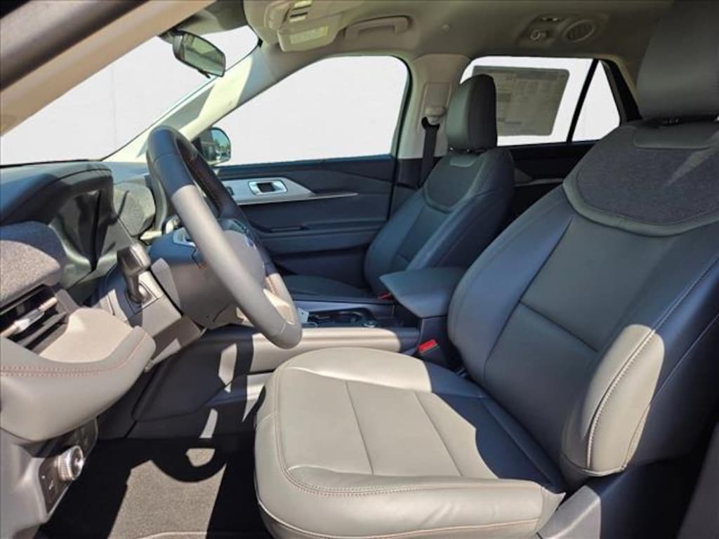 New 2025 Ford Explorer Active SUV