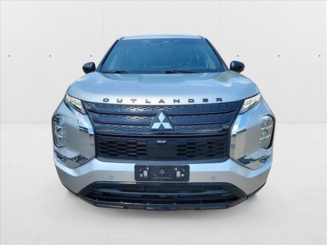 2022 Mitsubishi Outlander Black Edition photo 2