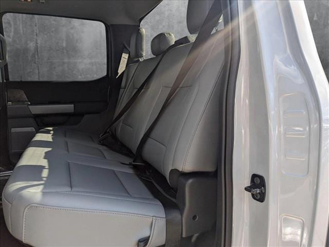 2025 Ford F-150 Lightning Flash photo 16