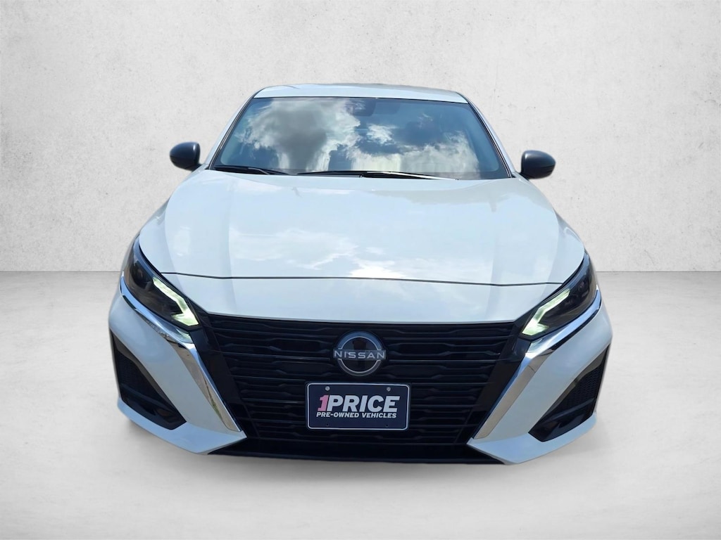 Used 2025 Nissan Altima SV Sedan