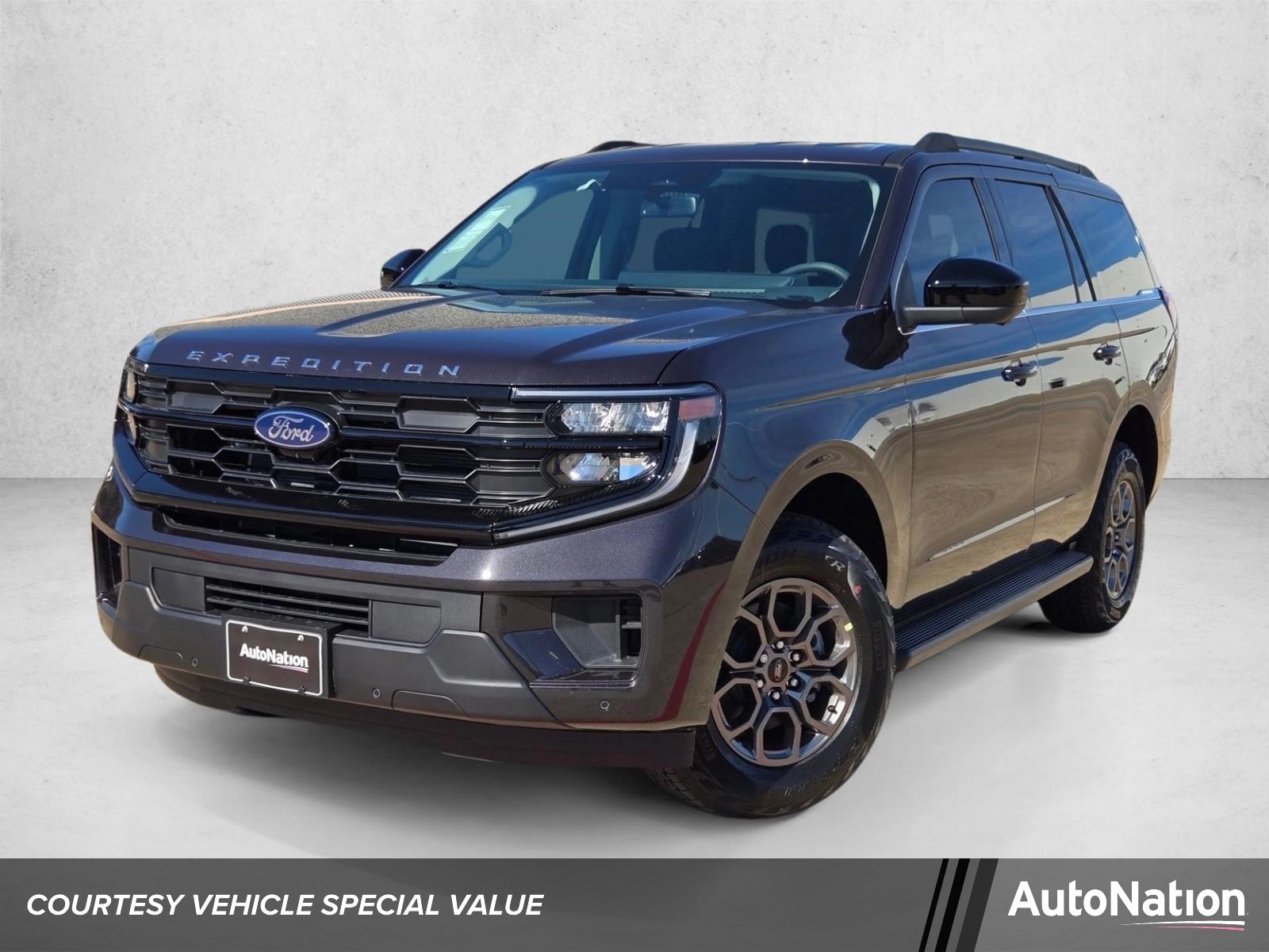 2026 Ford Expedition Active's photo
