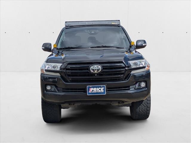 2016 Toyota Land Cruiser photo 2