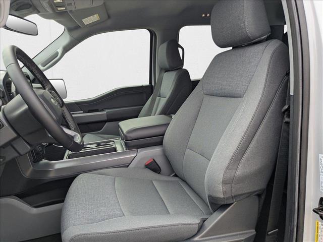 2025 Ford F-150 XLT photo 4