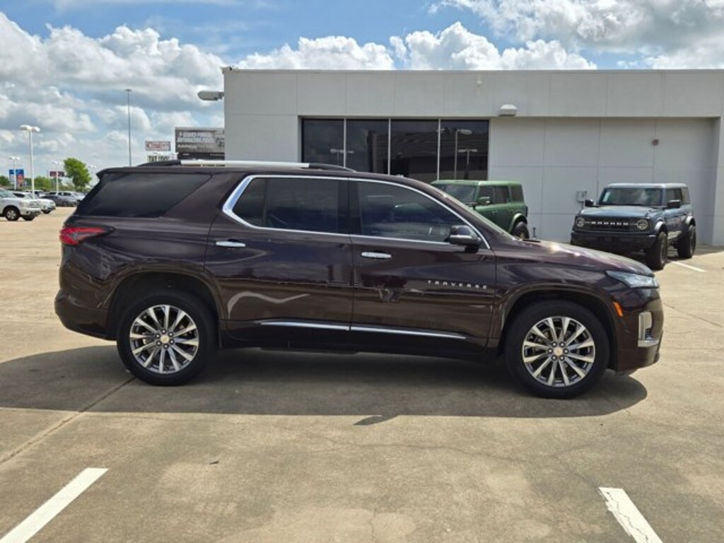 Used 2023 Chevrolet Traverse Premier SUV