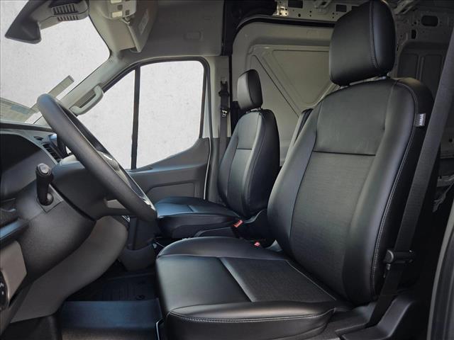 2025 Ford Transit photo 3